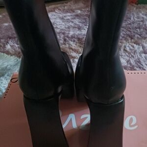 Elegant Black Women's Boots